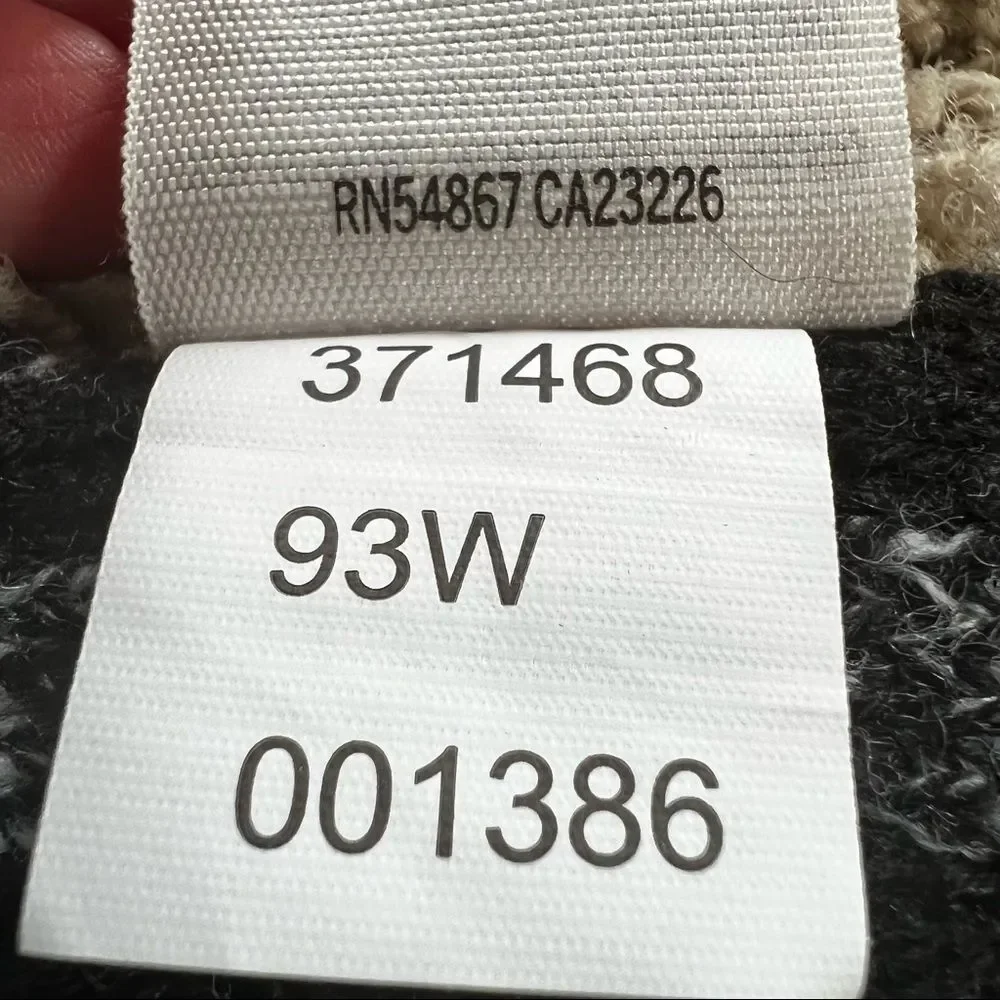 Victoria PINK Knit Black and White Cozy Graphic Scarf
